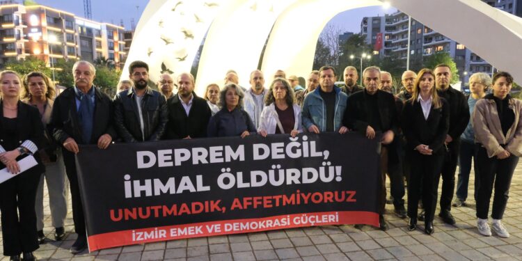 İzmir depreminin 6’ncı yılında anma: Güvenli ve yaşanabilir kentler için mücadele edeceğiz