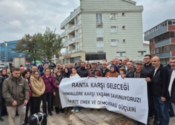 Gebze’de çöken apartmanın önünde açıklama: Can korkusu yaşadığımız düzeni reddediyoruz