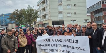 Gebze’de çöken apartmanın önünde açıklama: Can korkusu yaşadığımız düzeni reddediyoruz
