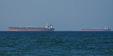İran: Hürmüz Boğazı’nda bir tanker mayına çarptı