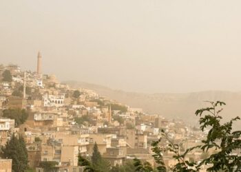 Riha ve Mêrdîn’de toz taşınımı etkili oluyor