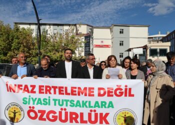 Mûş’ta adliye önünde açıklama: Tüm tutsakların özgürlüğü sağlanmalı
