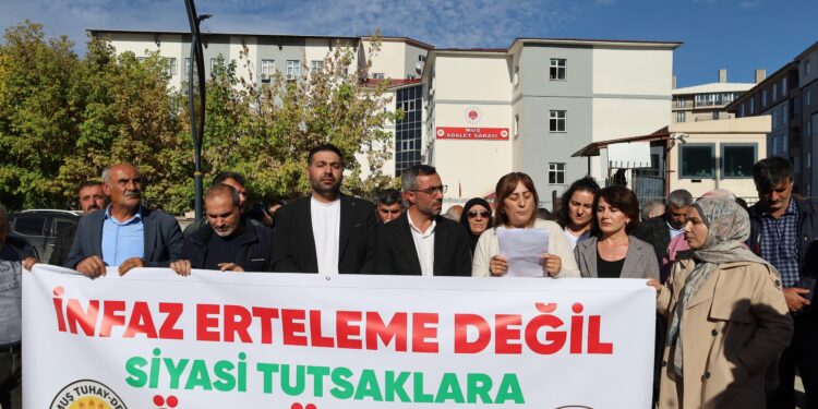 Mûş’ta adliye önünde açıklama: Tüm tutsakların özgürlüğü sağlanmalı