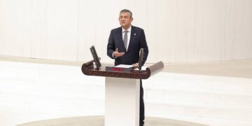 Özgür Özel: Yüz yılın soygununu yaptılar