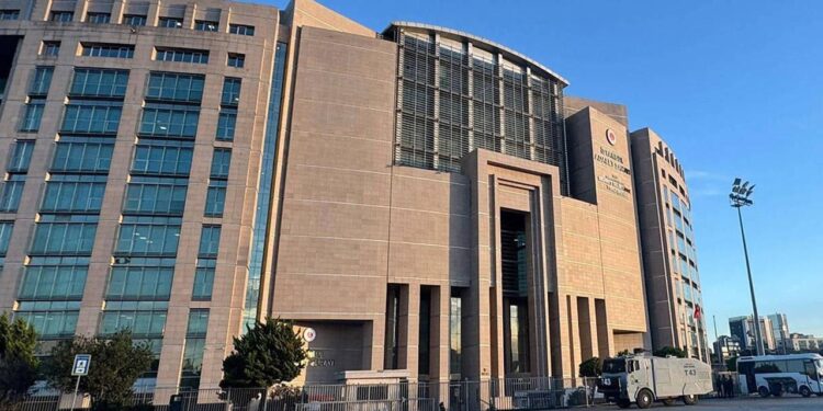 Gazeteci Bahadır Özgür adliyeye sevk edildi