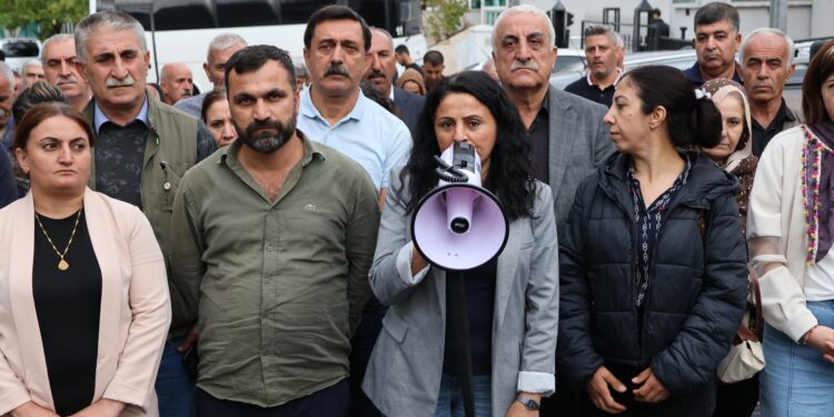 Rıdvan Yusufoğlu ve Dilan Yörüklü’nün gözaltına alınmasına tepki