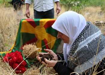 12 yılın ardından ilk ziyaret: Rıdvan Alagaş’ın ailesi mezarı başında