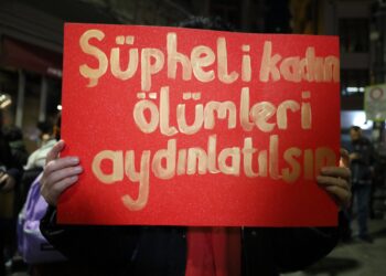 2 şehirde şüpheli ölüm