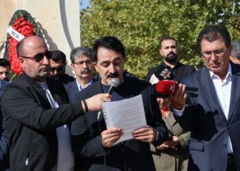 Wan depreminin 15’inci yılında anma: Afet gerçekleşmeden önce önlem alınmalı